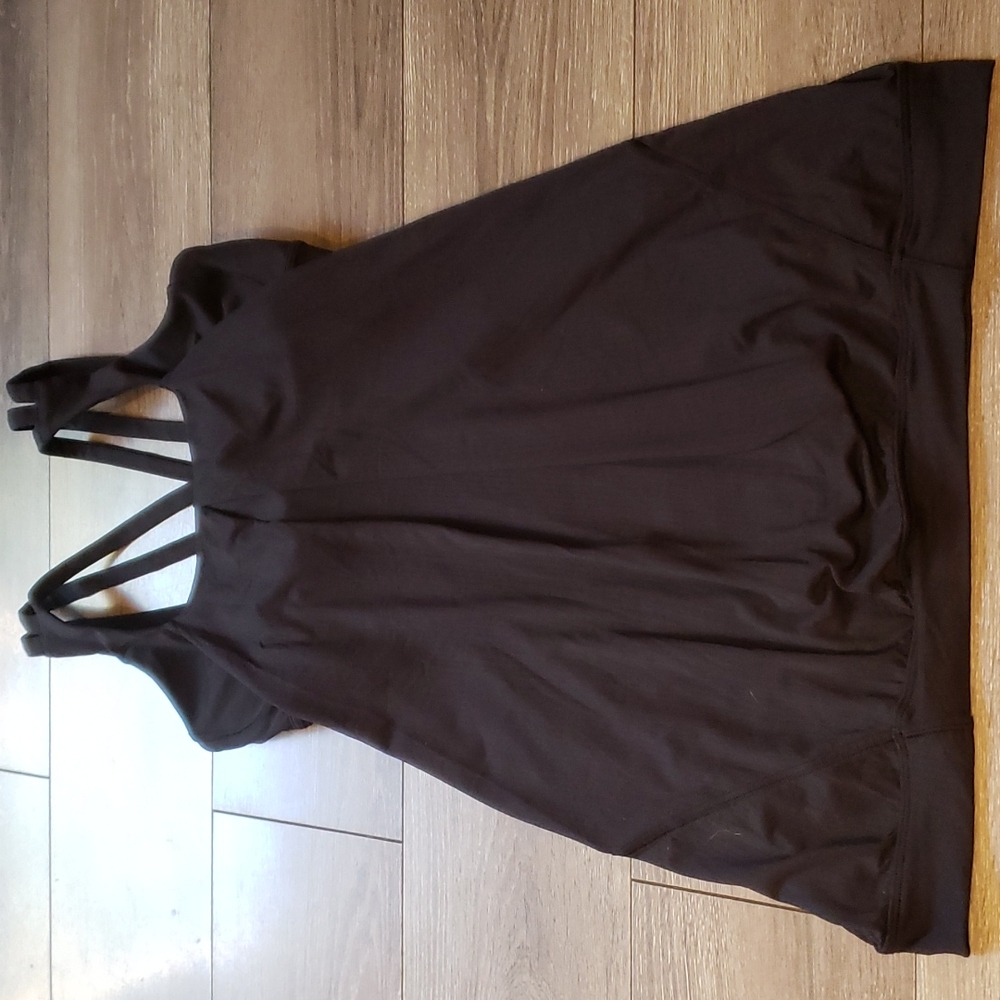 Lululemon black top with built in sports bra